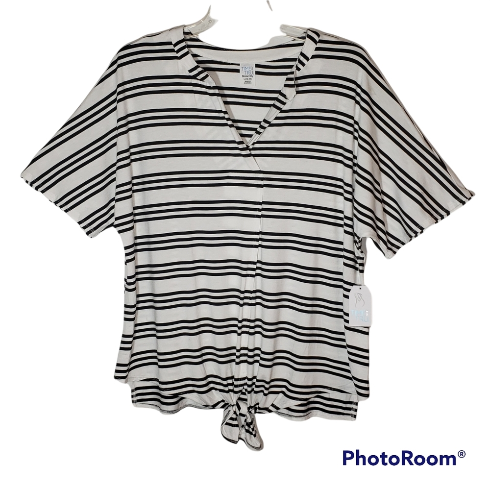 Time&Tru maternity large white/black shirt.